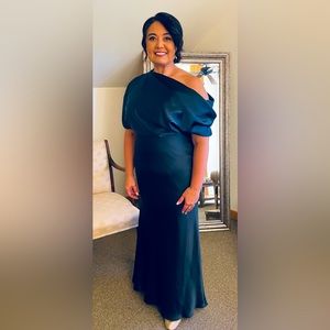 Amsale Pryce Off-Shoulder Satin Column Gown size 14 - unaltered in dark green.